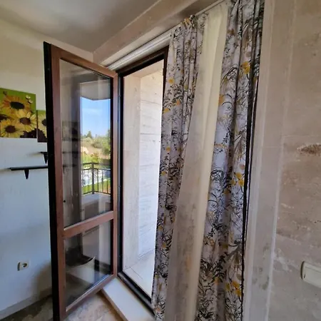 Amara Apartment *